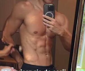 Maciej Musiał kipi seksem