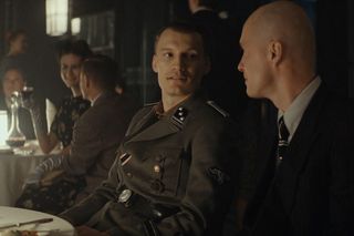 Zatoka szpiegów 2, odcinek 2: Herman Wulf (Mateusz Nędza), Heinrich Engel (Michał Balicki)