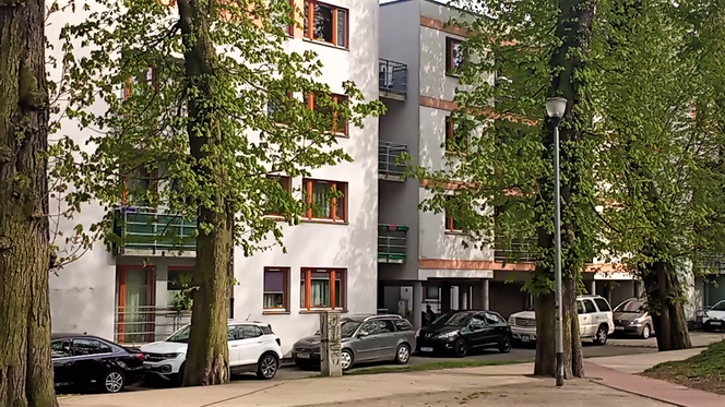 Balkony z widokiem na ścianę