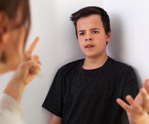 Statystyki ujawniają szokujące dane. Coraz więcej dzieci bije swoich rodziców