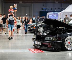 Szybkie samochody, drogowe akrobacje oraz piękne kobiety. Tak było na Tuning Show Expo w Krakowie