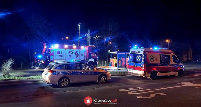 Tragiczny wypadek przy przystanku tramwajowym w Krakowie. Nie żyje mężczyzna