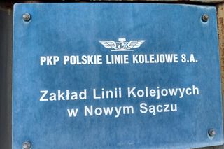 Połączenie zakładu z Krakowem oznacza dla wielu utratę pracy? Protest pracowników kolei z Nowego Sącza