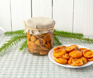 Rydze marynowane w occie – klasyczny przepis na grzyby jak dawniej