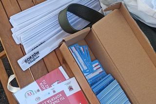 Opaski dla seniorów rozdane w kilkanaście minut