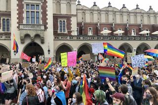 Jestem człowiekiem, nie ideologią!. Protest osób LGBT i ich sojuszników w Krakowie