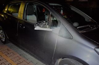 Kraków: Dwaj wandale zniszczyli pięć samochodów. Stali się agresywni