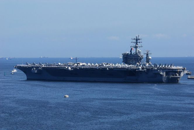 Lotniskowiec USS Nimitz