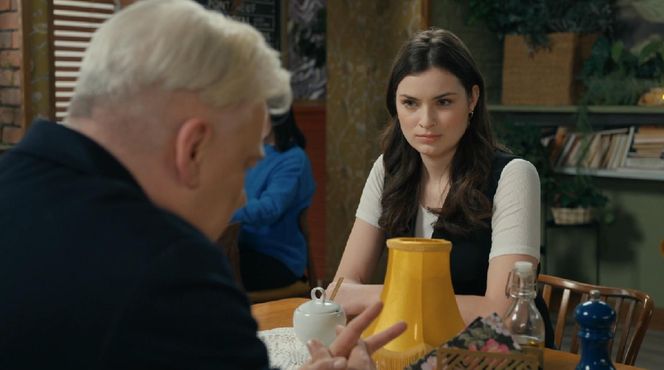 Barwy szczęścia, odcinek 3192. Władysław Grad (Zbigniew Stryj), Weronika (Maria Świłpa)