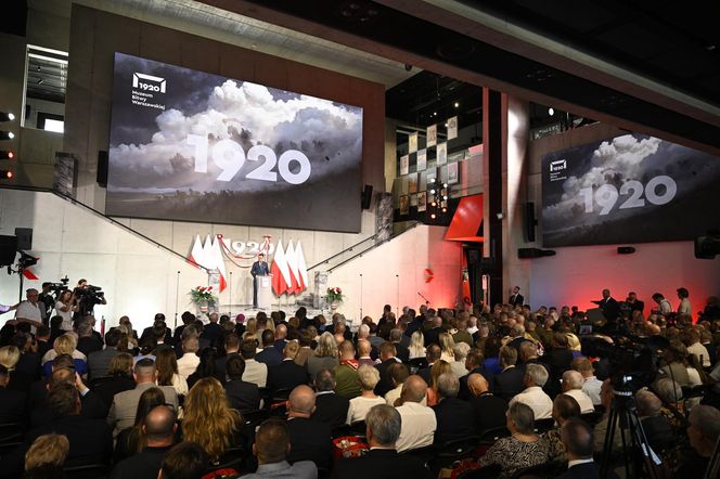 Muzeum Bitwy Warszawskiej. Pierwsze zdjęcia ze środka