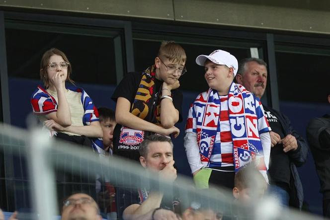 Kibice podczas meczu Górnik Zabrze - Legia Warszawa (01.04.2024)