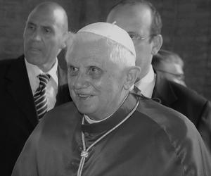 Nabożeństwo za zmarłego papieża Benedykta XVI w Olsztynie. Kiedy się odbędzie?