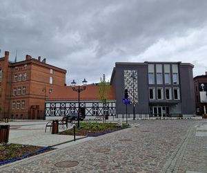 Rybi Rynek w Bydgoszczy niemal gotowy. Eleganckie nabrzeże już cieszy oczy!