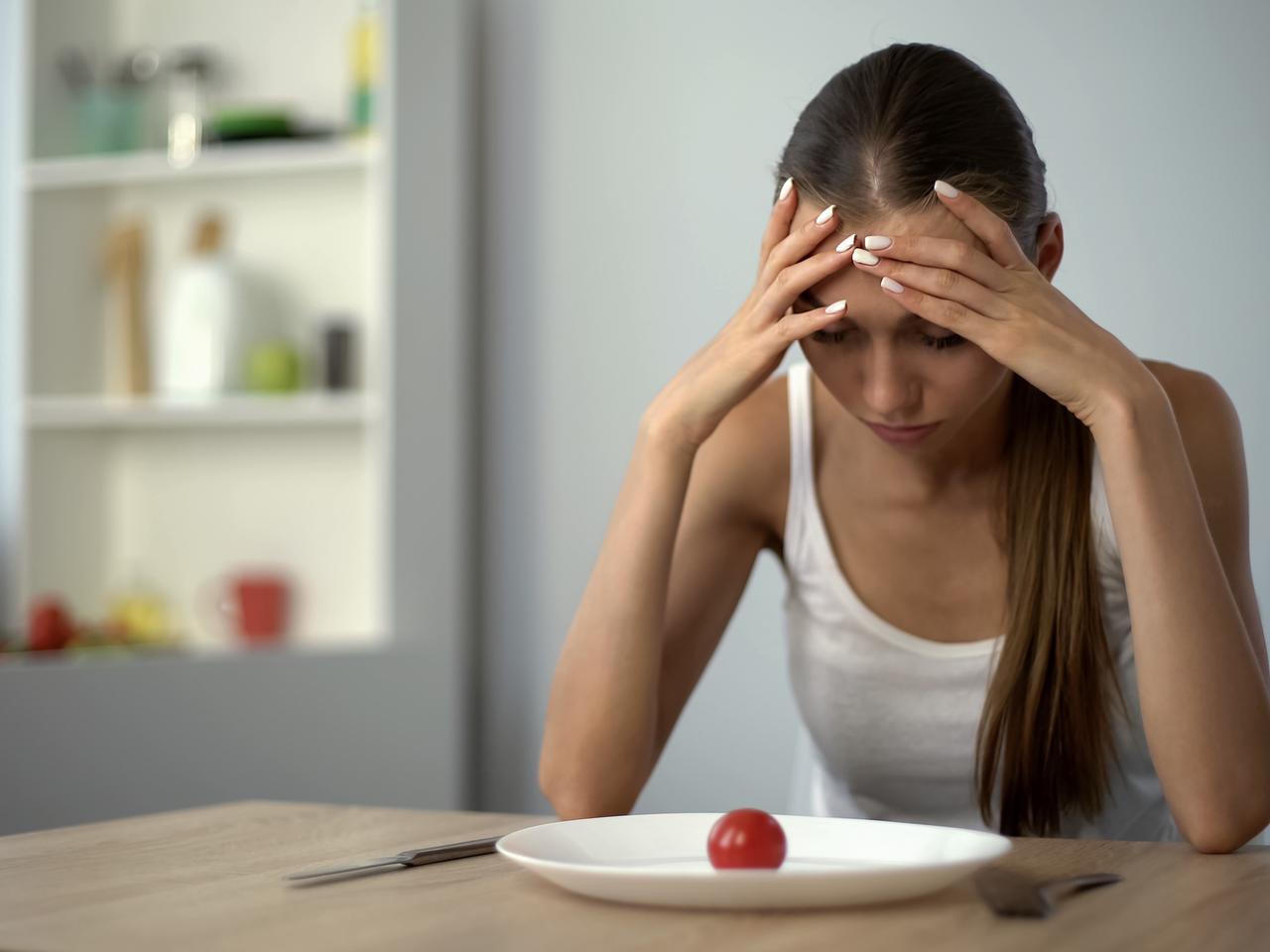 Odżywianie a zdrowie psychiczne: jak złe nawyki żywieniowe wpływają na zdrowie psychiczne?