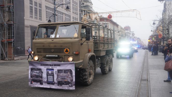 Wielka Szarża w centrum Łodzi. Oddziały konne przeszły przez Piotrkowską