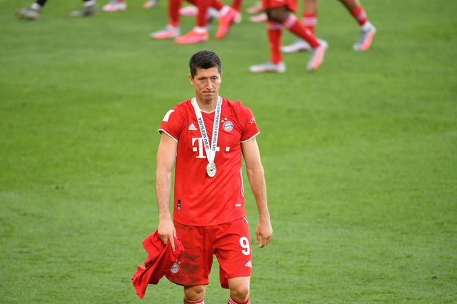 Robert Lewandowski otrzymał POTWORNY cios. To może rzutować na całą jego karierę