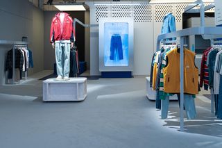 GUESS JEANS prezentuje przyszłość denimu na Pitti Uomo 107