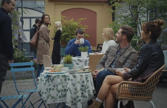 M jak miłość, odcinek 1880: Kama (Michalina Sosna), Marcin (Mikołaj Roznerski), Jakub Karski (Krzysztof Kwiatkowski), Martyna (Magdalena Turczeniewicz)