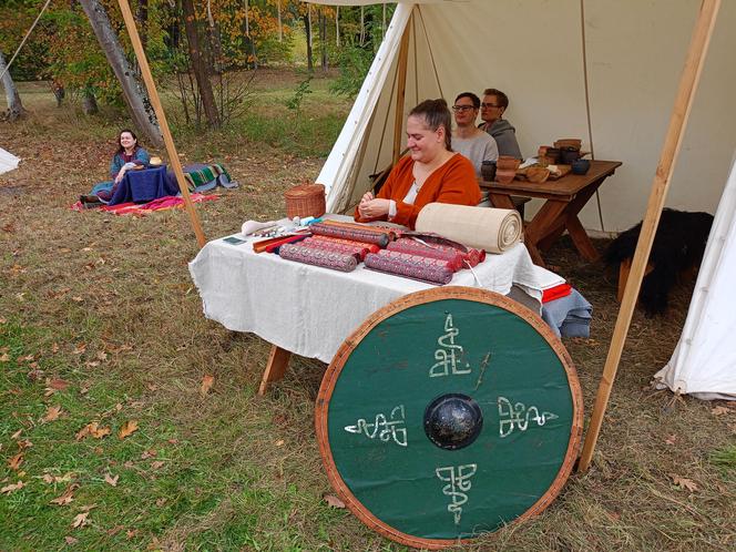 Odbywający się w Mrozach Festyn Archeologiczny to wydarzenie, które z roku na rok przyciąga coraz więcej umieszkańców regionu i turystów