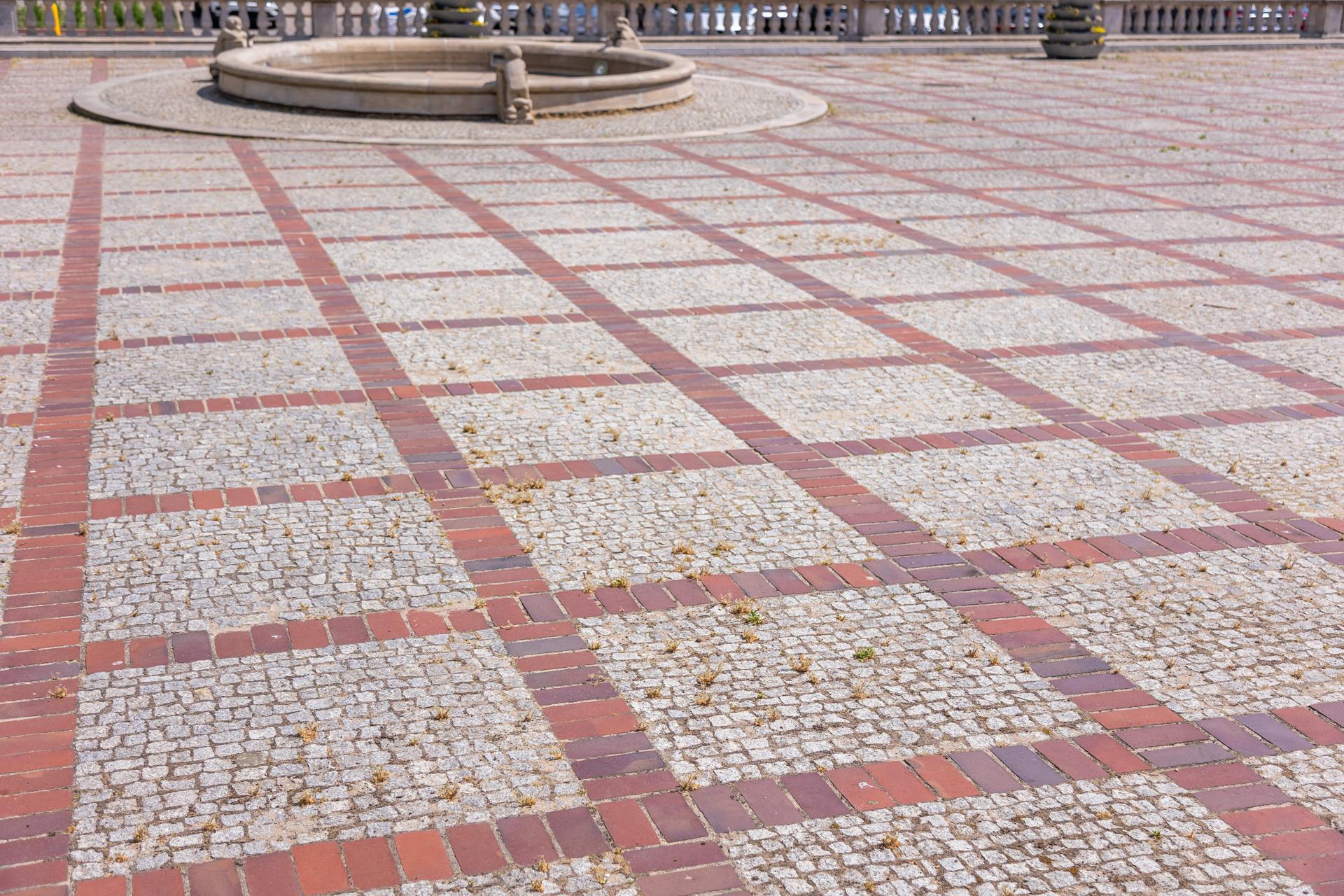 Mariensztat w Warszawie - zdjęcia. Niewykorzystany potencjał w centrum miasta