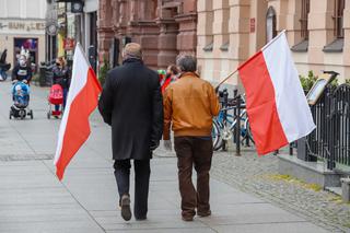 Święto Flagi i Konstytucji 3 Maja w Toruniu. Tak wyglądały w czasach pandemii koronawirusa