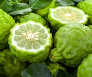 Do masażu, do inhalacji i do herbaty. Zapominamy o tym cytrusie, a ma szereg zalet 