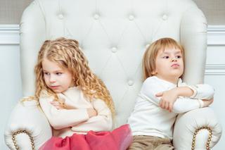 Jak reagować, kiedy dzieci się kłócą?