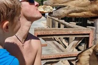 Marcin Mroczek (Piotrek w M jak miłość) na wakacjach w Omenie