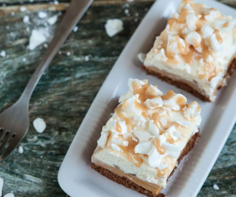 Ciasto szron. Pyszne połączenie czekolady i bezy