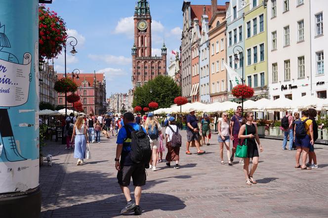 Tłumy turystów w Gdańsku. Ulice pękają w szwach