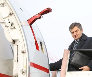 Latał na odpusty, dożynki i badmintona. Marek Kuchciński