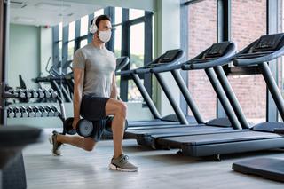 Trening siłowy dla biegacza - czy jest konieczny? Przykładowe ćwiczenia i suplementacja