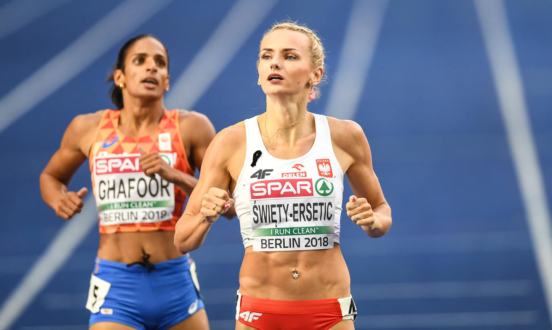 Justyna Święty-Ersetnic - Super Express