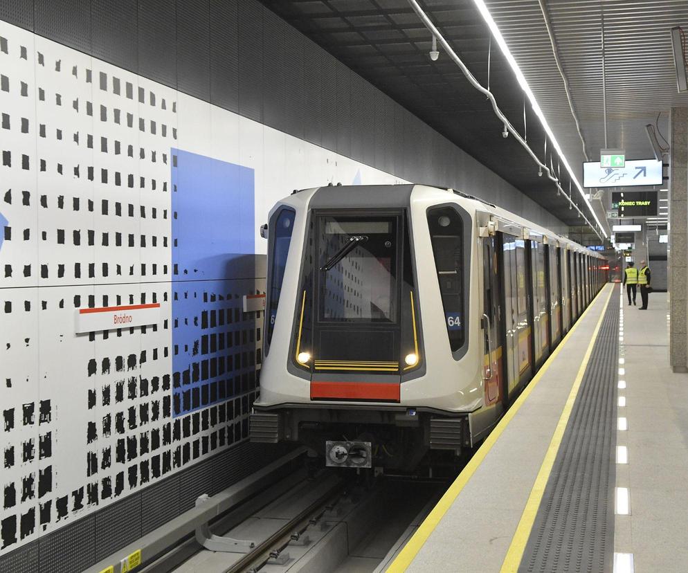 Metro w Warszawie będzie jeździło dłużej, na ulice ruszą specjalne linie. Okazja jest wyjątkowa