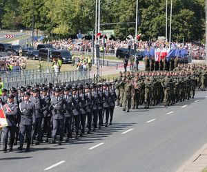 Defilada wojskowa 15 sierpnia w Warszawie