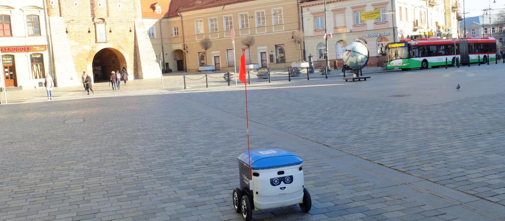 Jedzenie przywiezie ci...robot! W Lublinie pracują już roboty - dostawcy!