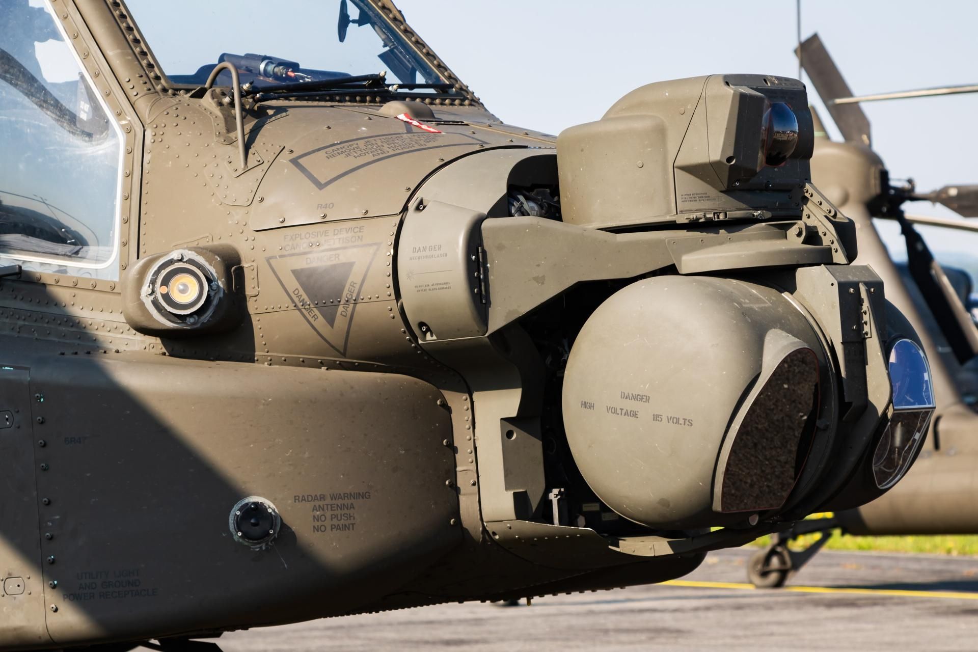 Apache AH-64E