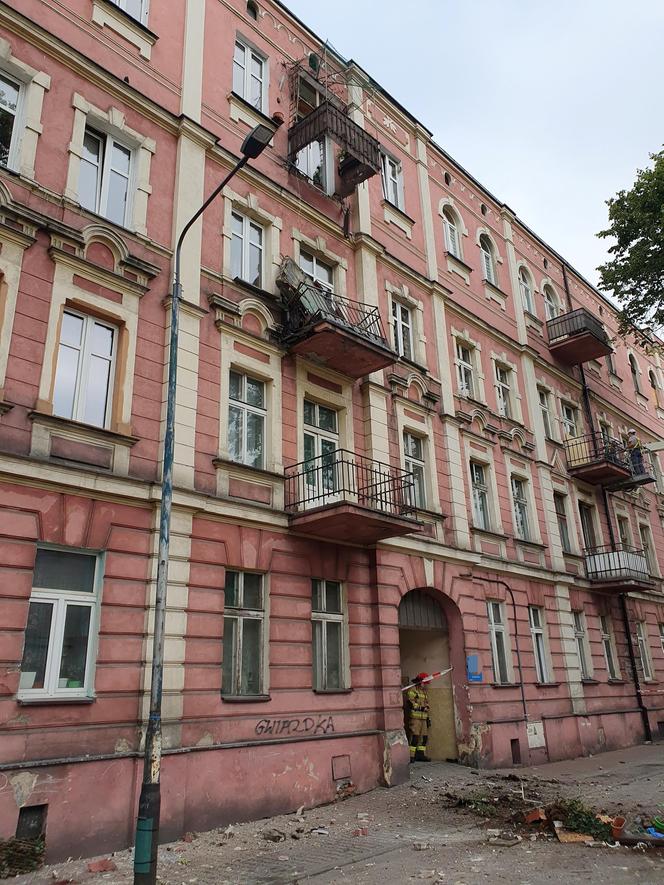 Tragedia w Sosnowcu. Nie żyje kobieta, która spadła z balkonem. Zmarła na stole operacyjnym