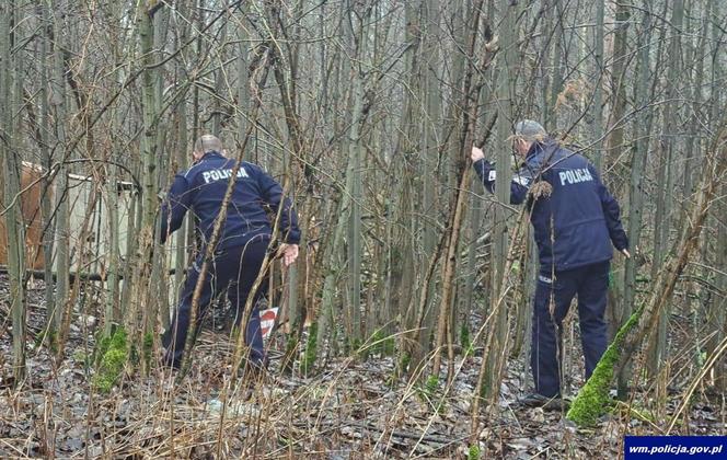 Zabójstwo małżeństwa w Ostródzie. Policyjne poszukiwanie przy poligonie