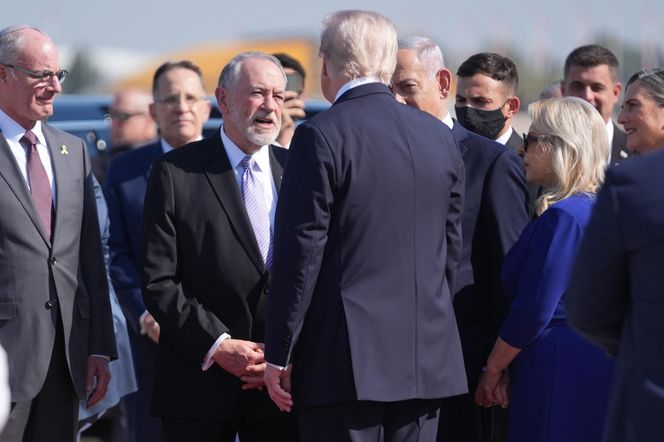 Trump w Tel Awiwie. Hamas wypuszcza kolejnych zakładników