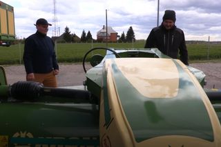 Bohaterowie serialu Rolnicy. Podlasie zainwestowali w nową maszynę