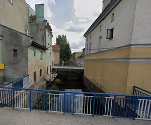 To miasto nazywane jest Małą Wenecją Północy. Można doliczyć się tu kilkunastu mostów