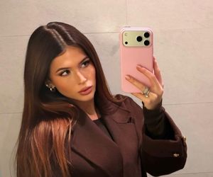 Roxie Węgiel zdjęła doczepy i zmieniła kolor włosów. Tak wygląda po metamorfozie