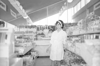 Sklepy i zakupy w PRL