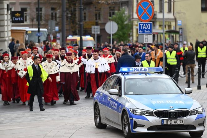 Inauguracja nowego roku akademickiego w Lublinie. Symbolicznie przemaszerowano przez centrum miasta