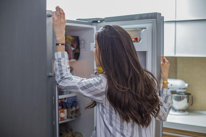 Polacy się nimi zajadają i nie baczą na zdrowie. Dietetyk przyjrzał się 4 produktom