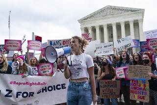 Sąd rozpętał wojnę o aborcję