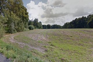 To najstarszy gród w centralnej Polsce. Pierwsze ślady osadnictwa sięgają VII wieku