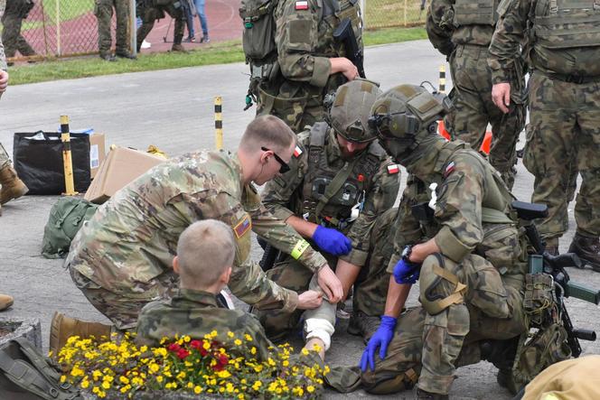 Efektowne ćwiczenia WOT w Czernikowie pod Toruniem. "Scenariusz zakładał atak przeciwnika na szkołę z kilkudziesięcioma uczniami"