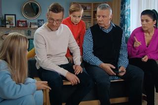 M jak miłość odc. 1712. Wojtek Marszałek (Emilian Kamiński), Kinga (Katarzyna Cichopek), Piotrek (Marcin Mroczek), Misiek (Aleksander Bożyk), Lenka (Olga Cybińska)